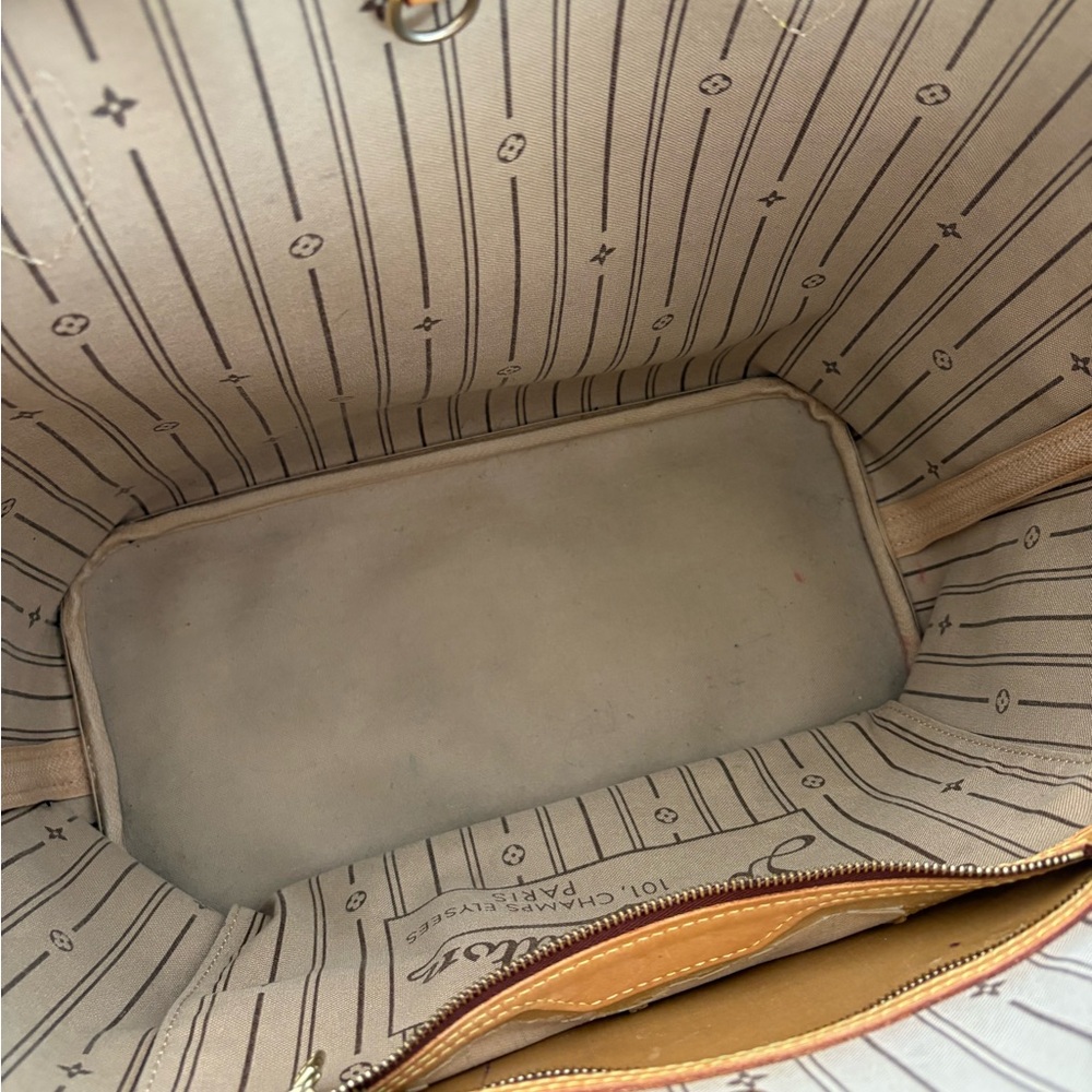 Louis Vuitton Monogram Neverfull MM Tote - Picture 8 of 15